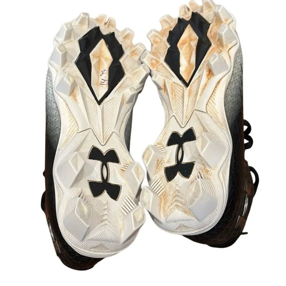 Under Armour Spotlight Football Cleats — Youth Size 3.5Y